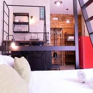 https://tiny-daisy-house.hotels-amalfi.com